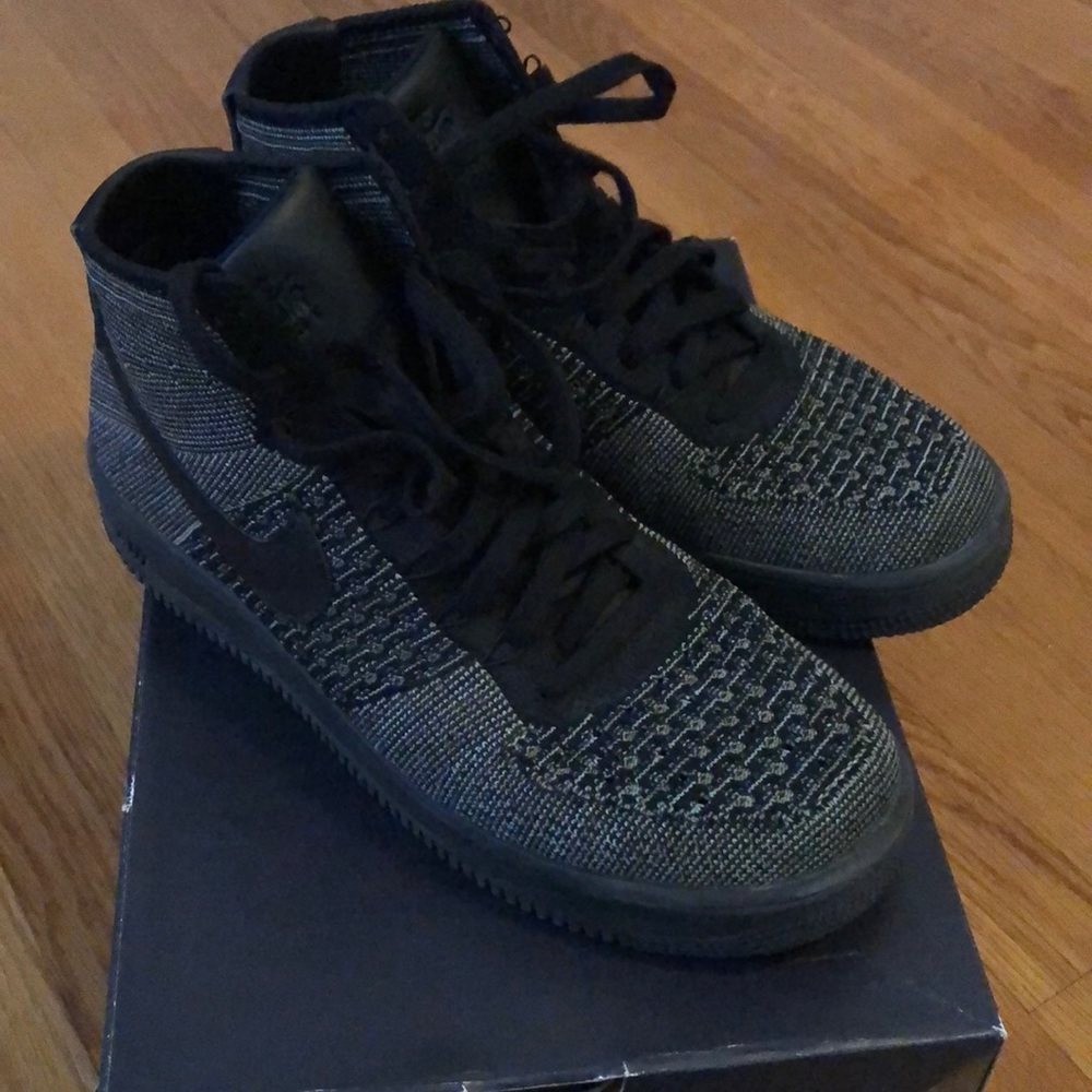 Air Force 1 mid top Flyknit